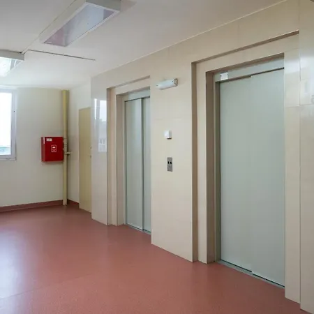 Krochmalna Red Apartment *