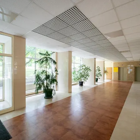 Krochmalna Red By Bookinghost * Varsovie